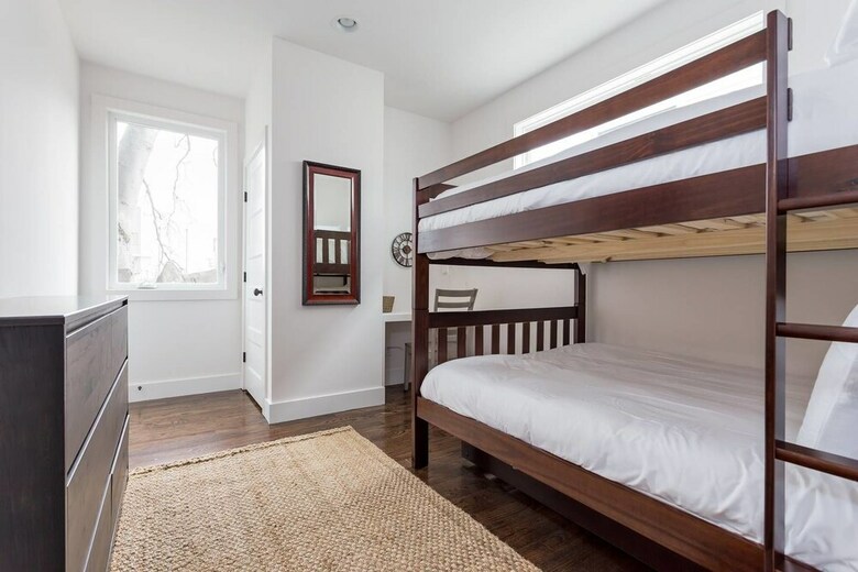 Sleek 3br/3ba W/ Rooftop By Downtown By Domio