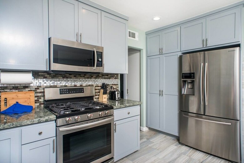 Modern 3br Sd Home Steps To Pb By Domio
