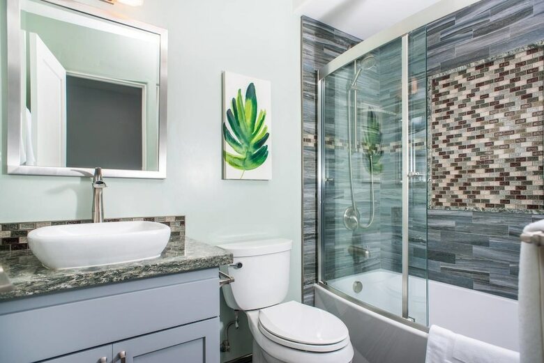 Modern 3br Sd Home Steps To Pb By Domio