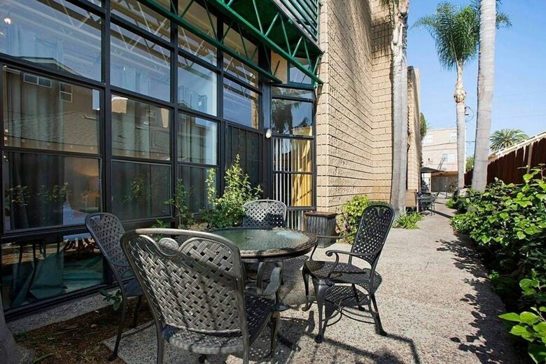 Unique 3br Townhouse Close To The Ocean