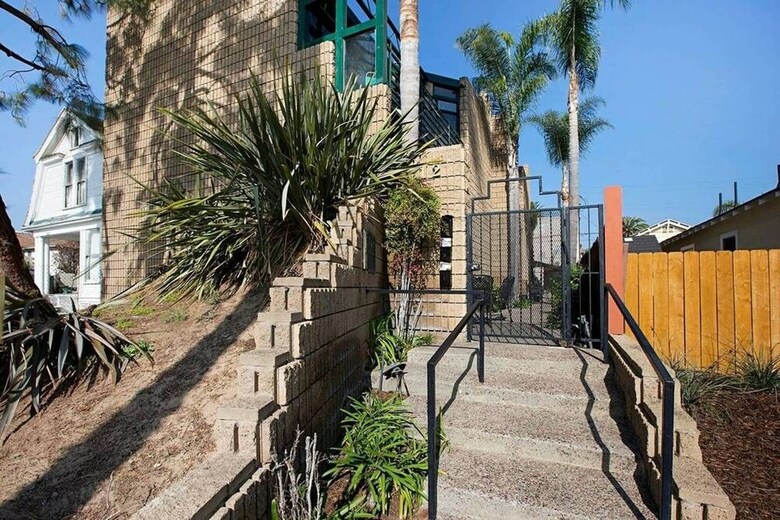 Unique 3br Townhouse Close To The Ocean