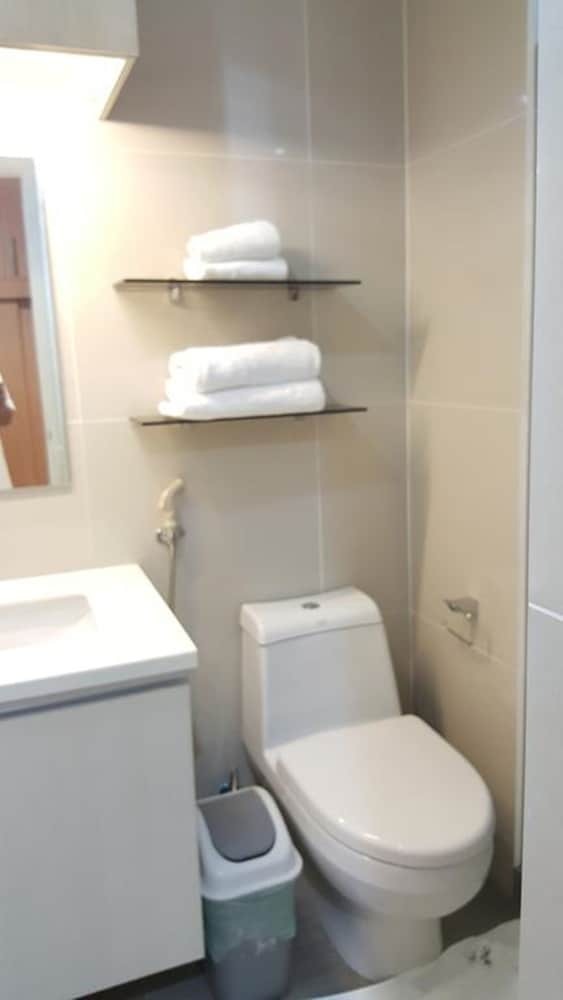 Twin Oaks Place Units