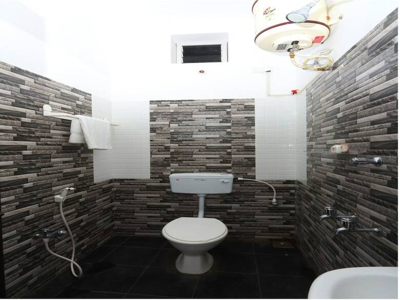 Hotel Oyo 11880 Vanam Resort