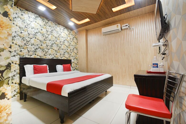 Oyo 16515 Hotel Bombay Residency