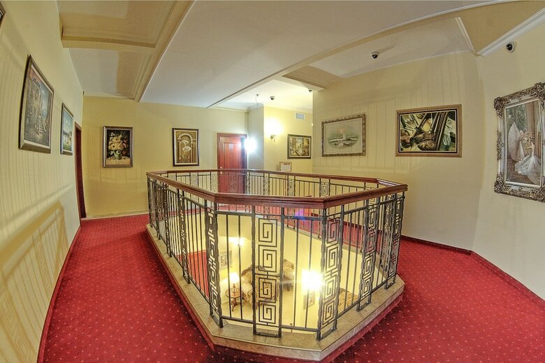 Planeta Inn Hotel