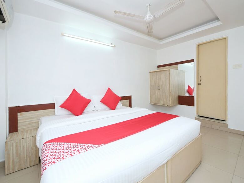 Oyo 14465 Hotel Cozy Residency