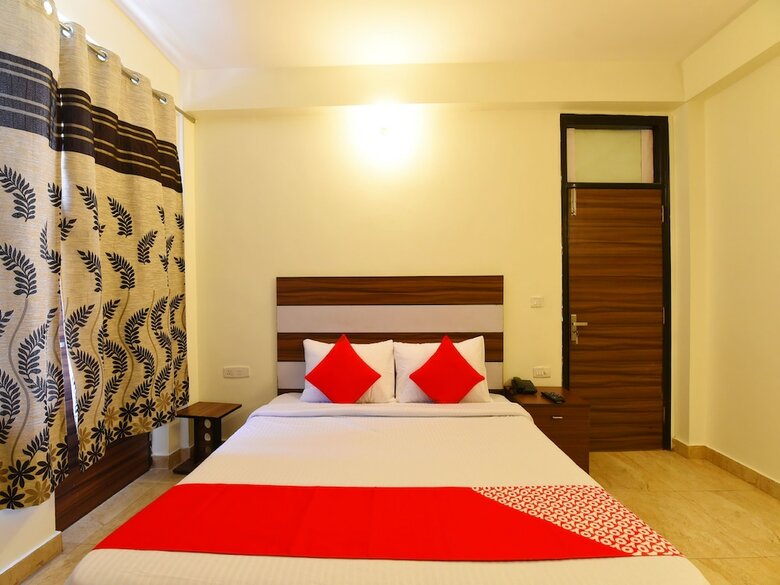 Hotel Oyo 12818 Dev Villa