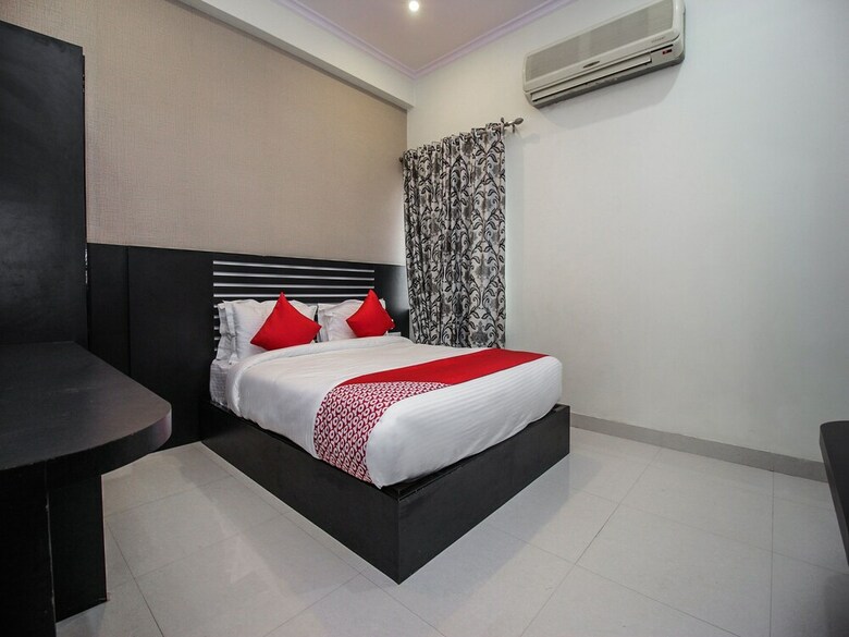 Oyo 15218 Hotel Rasha Niwas