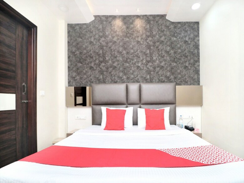 Oyo 15653 Hotel Sukh Regency