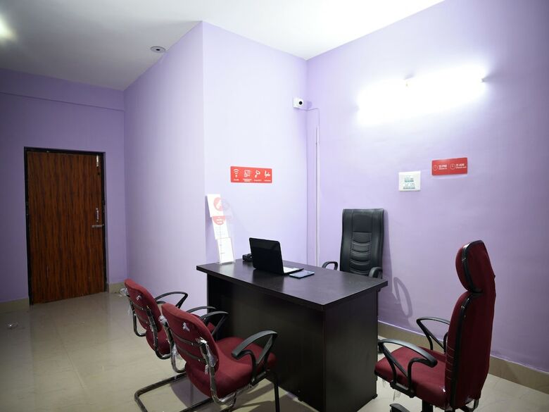 Oyo 16407 Hotel Dream Castle