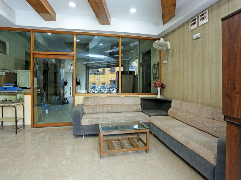 Oyo 14711 Hotel Natraj