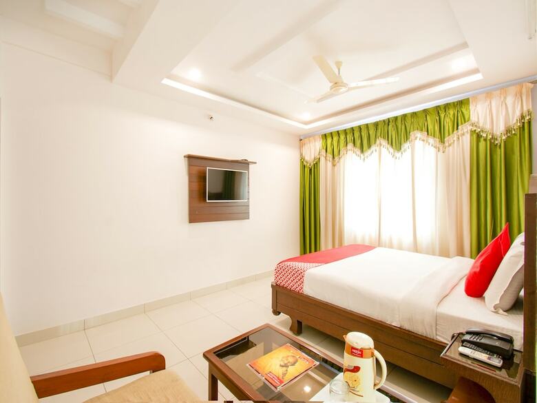 Oyo 15936 Hotel Gnr Residency