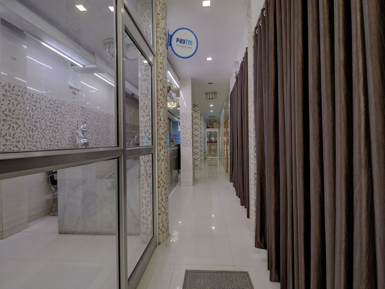 Oyo 15589 Hotel Kamdhenu