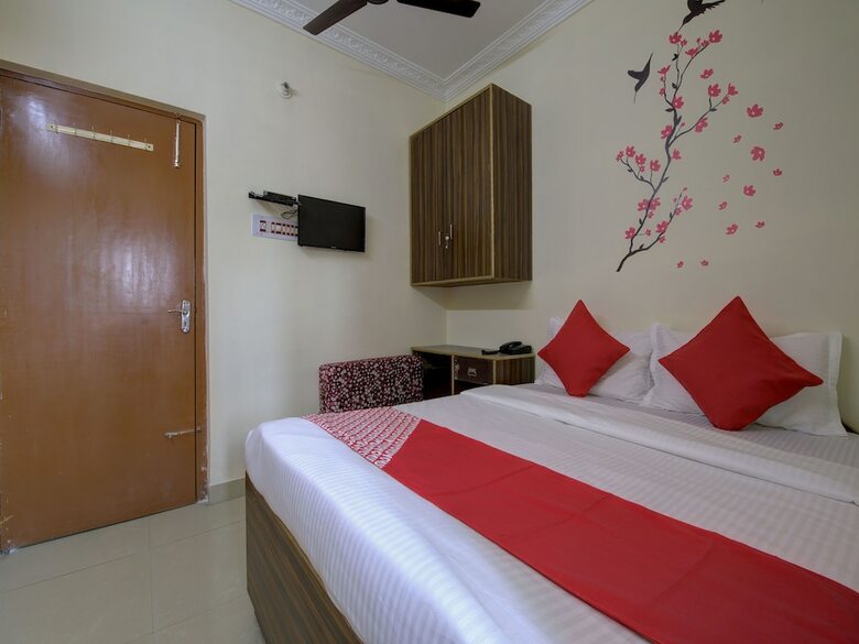 Oyo 15589 Hotel Kamdhenu