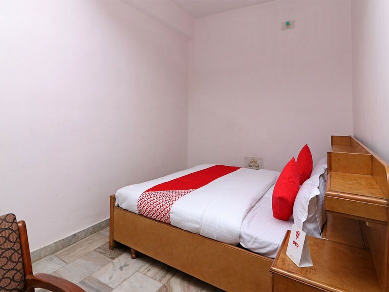 Oyo 16112 Hotel Uruvela International