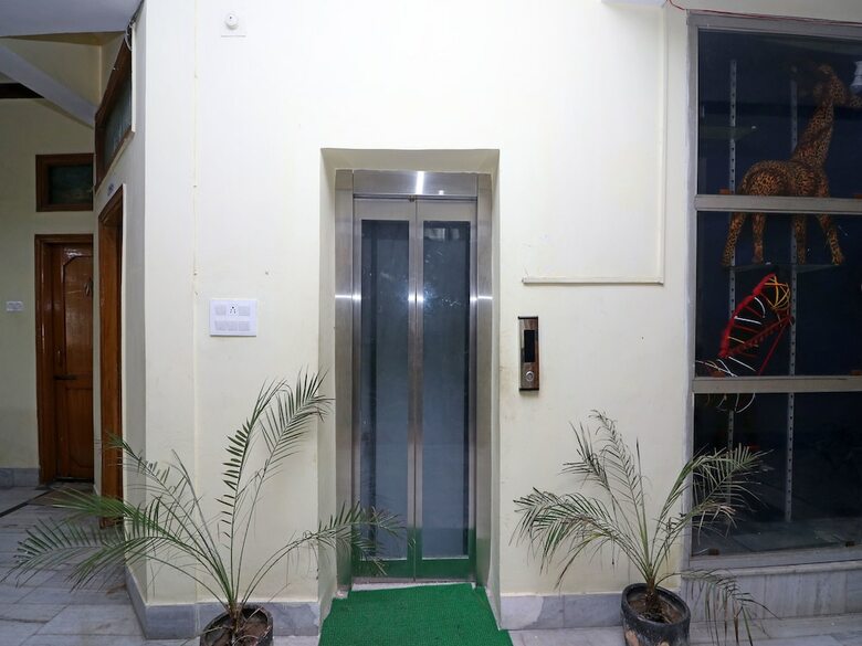 Oyo 16112 Hotel Uruvela International