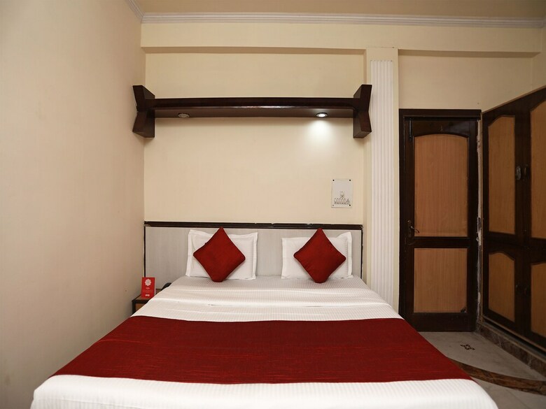 Oyo 12671 Hotel Prithvi Palace