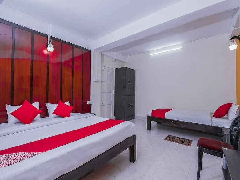 Hotel Oyo 16152 Home Away Home