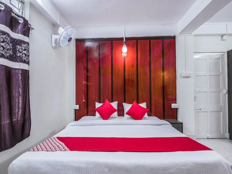 Hotel Oyo 16152 Home Away Home