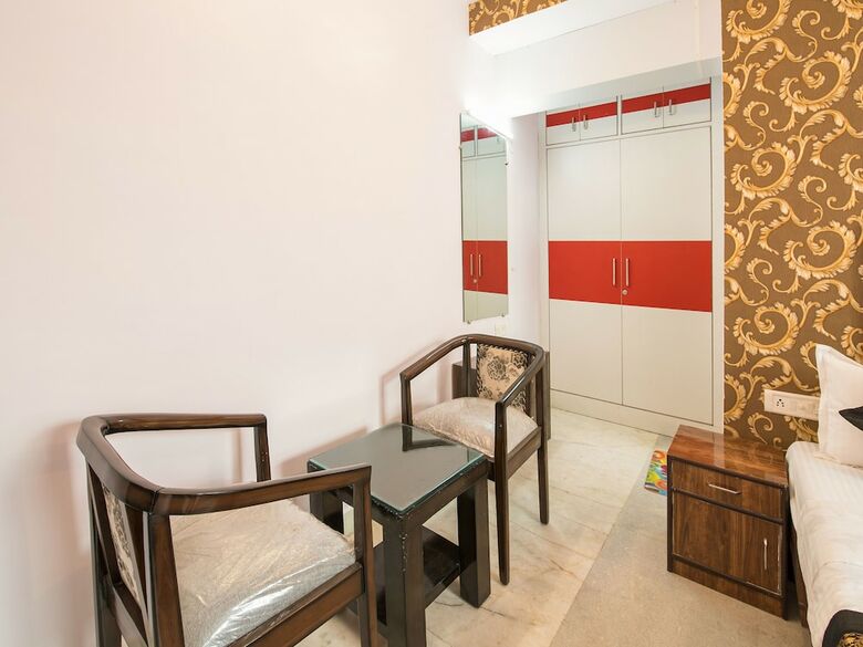 Hotel Oyo 14728 Manan Residency