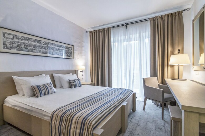 Amstelski Hotel