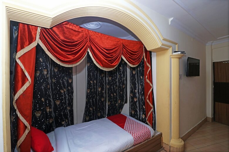 Oyo 9452 Hotel Moonlight