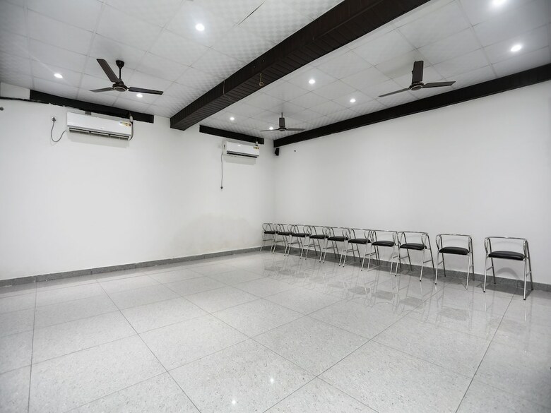 Hotel Oyo 14631 Madhuban Resort