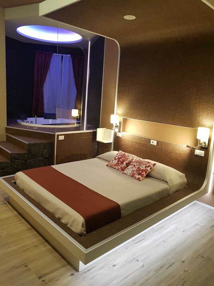 Hotel Th Luxury Rooms