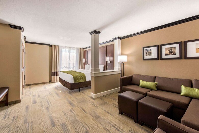 Hotel Comfort Suites