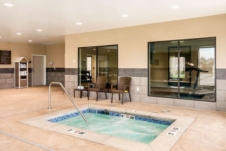Hotel Comfort Suites
