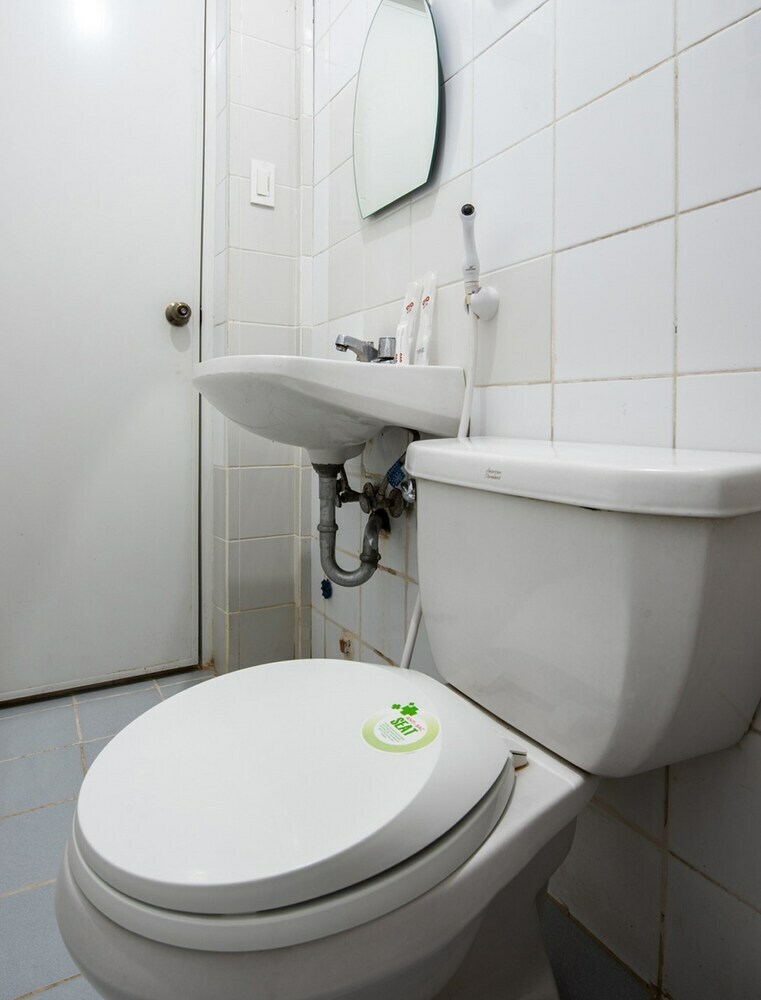 Hotel Oyo 501 Yuj Inn Pasay