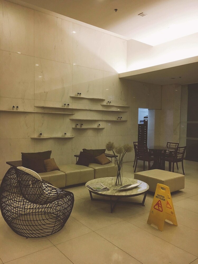 A Modern And Luxurious Living - Adults Only