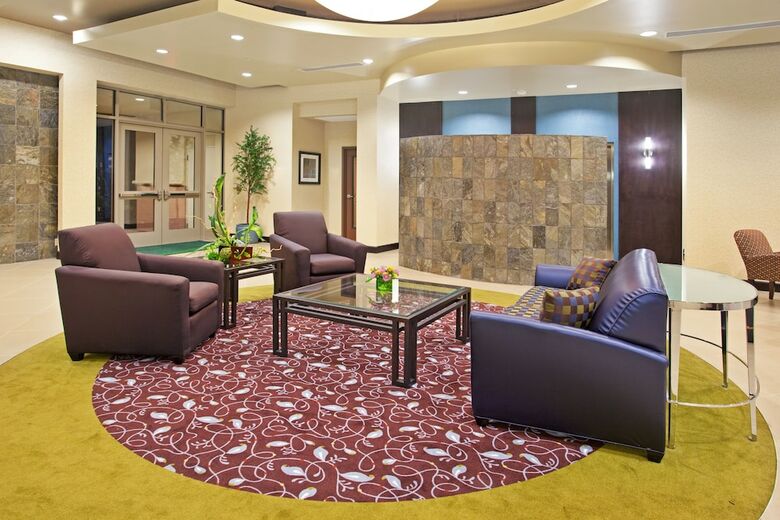 Holiday Inn Hotel & Suites Phoenix Airport