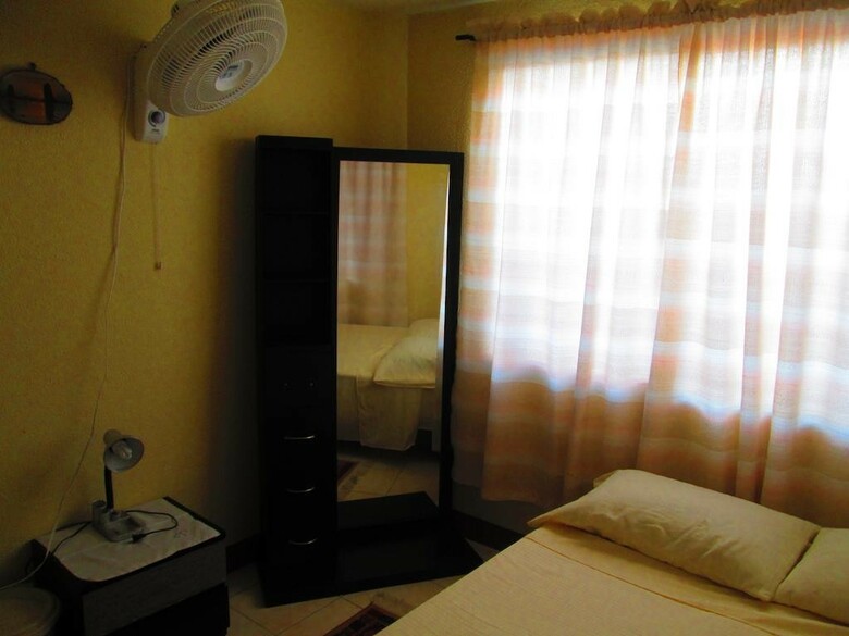 Hostal P&h Native Lodging