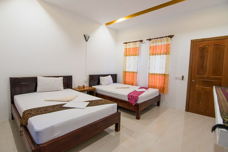 Hostal Golden Ganesha Villa