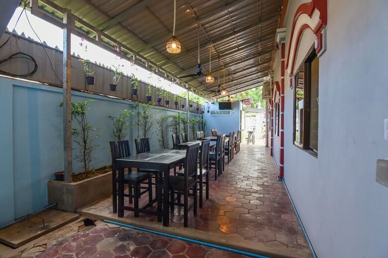 Hostal Golden Ganesha Villa