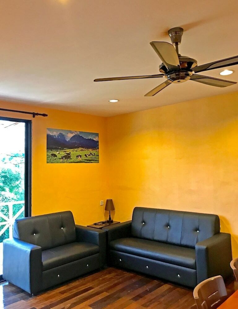 Hostal Happy Garden Resort - Hostel