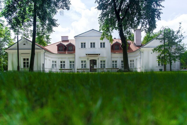 Hotel Dw�r Zbo?enna