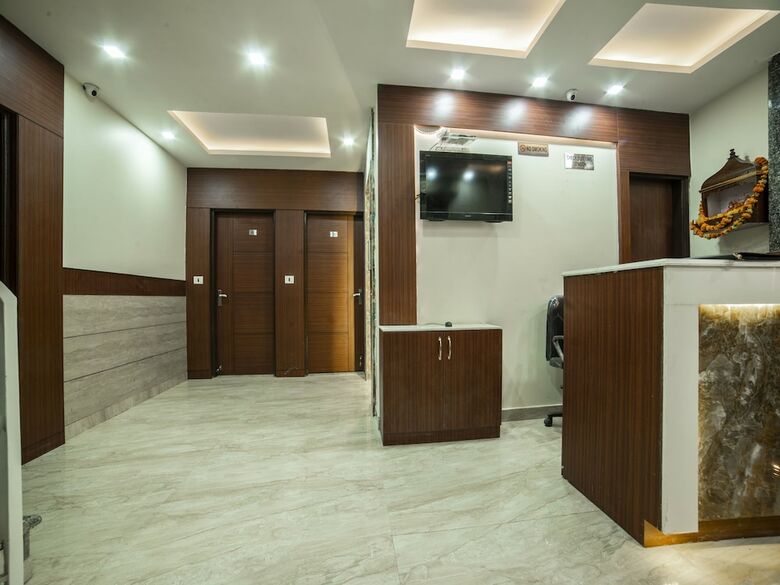 Oyo 14136 Hotel Toto International