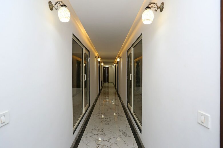 Hotel Oyo 14384 Luxury Residency