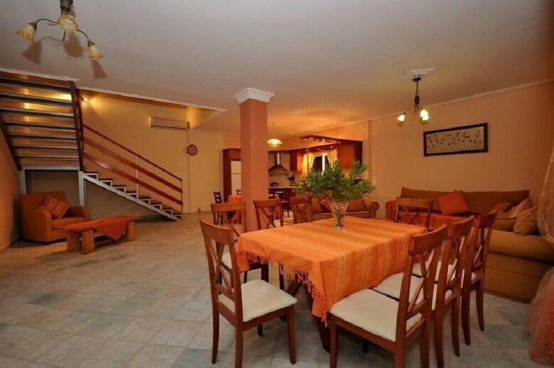 Villa Elatia