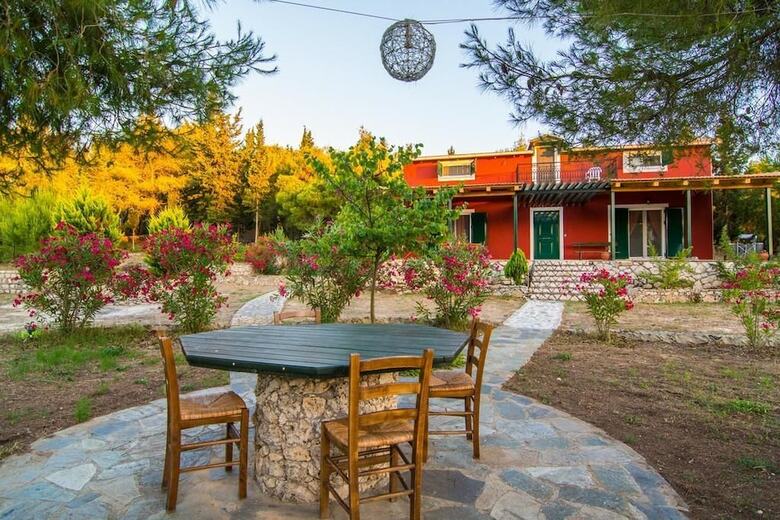 Villa Elatia