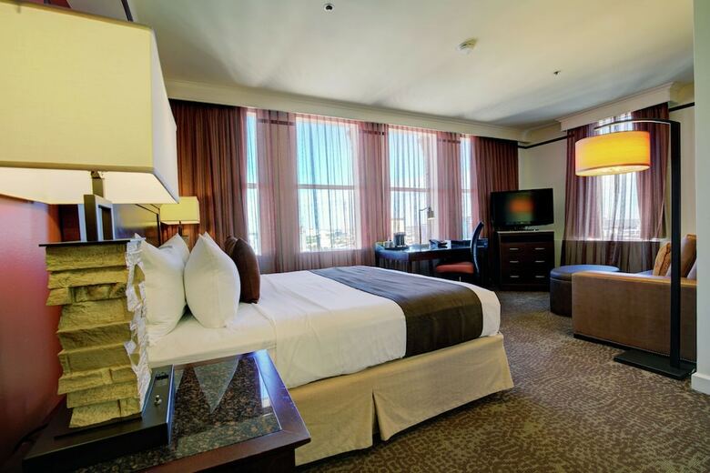 Hotel The Emily Morgan - A Doubletree By Hilton