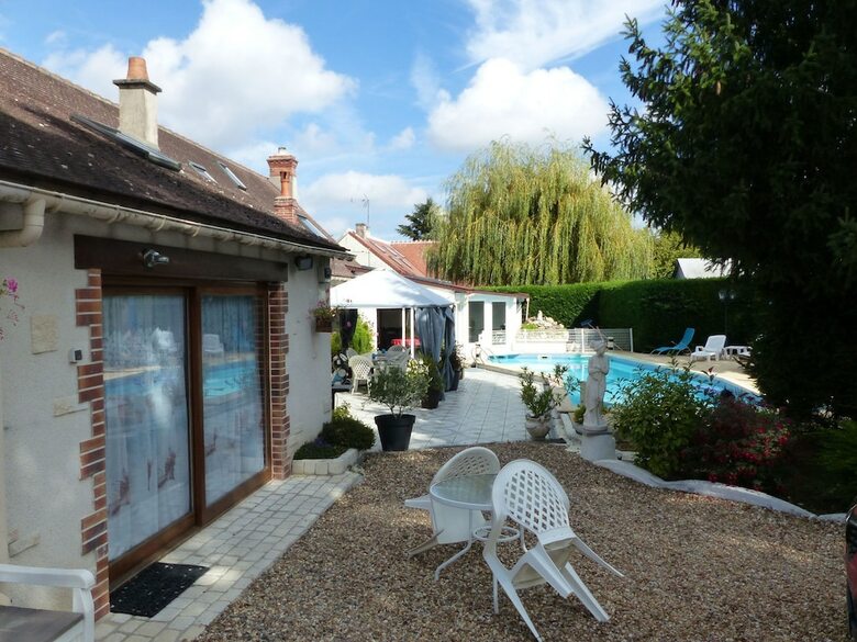 Hotel Les Dauphins De Mareuil