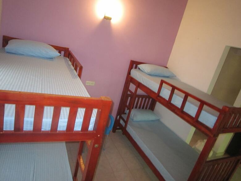 Hostal Ceylon Hostel - Colombo Int Airport
