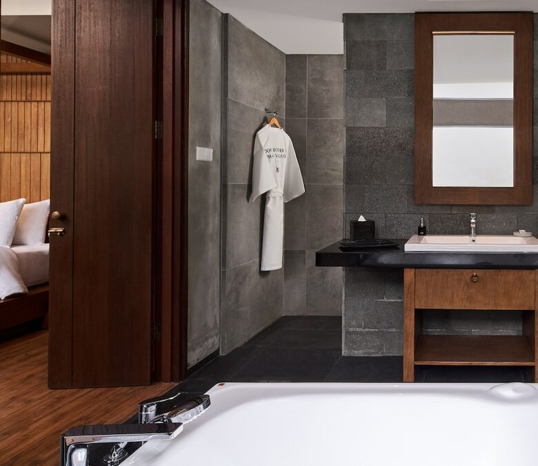 Hotel X2 Bali Breakers Resort