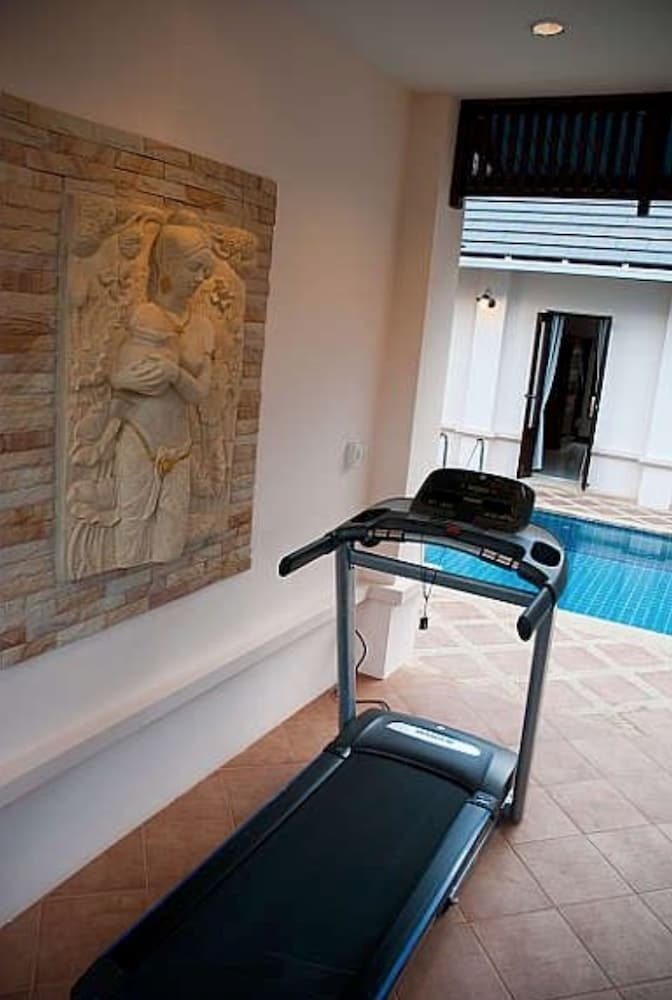 4 Bedroom Private Bali Style Villa Hh1