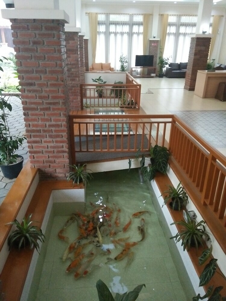 Ahadiat Hotel & Bungalow