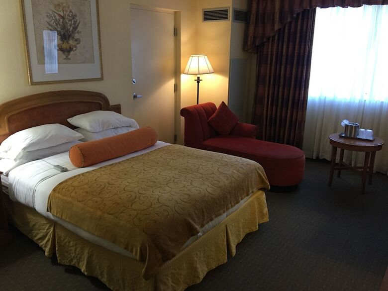 Hotel Allure Resort International Dr