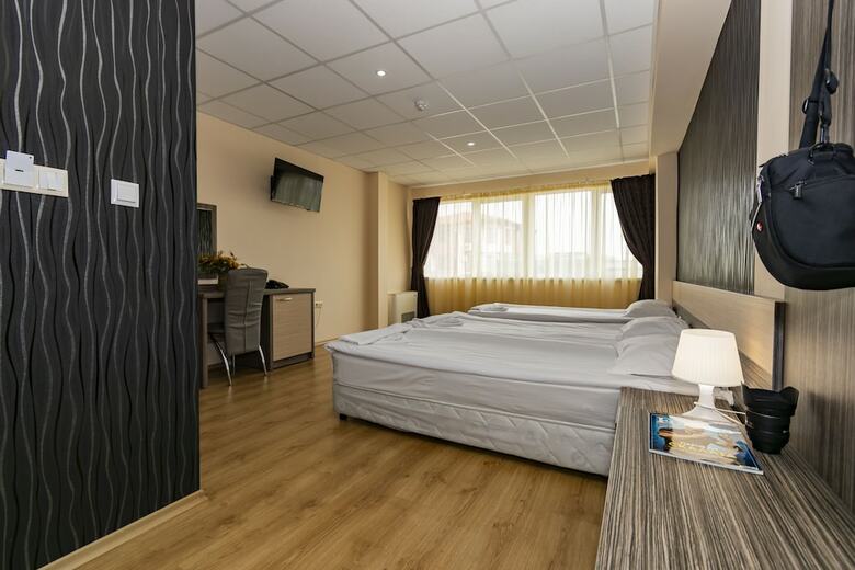 City Hotel